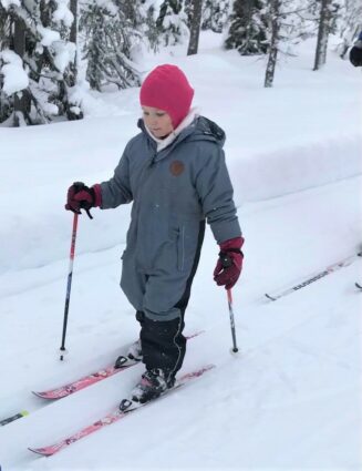 Amelia (5 years old) out skiing