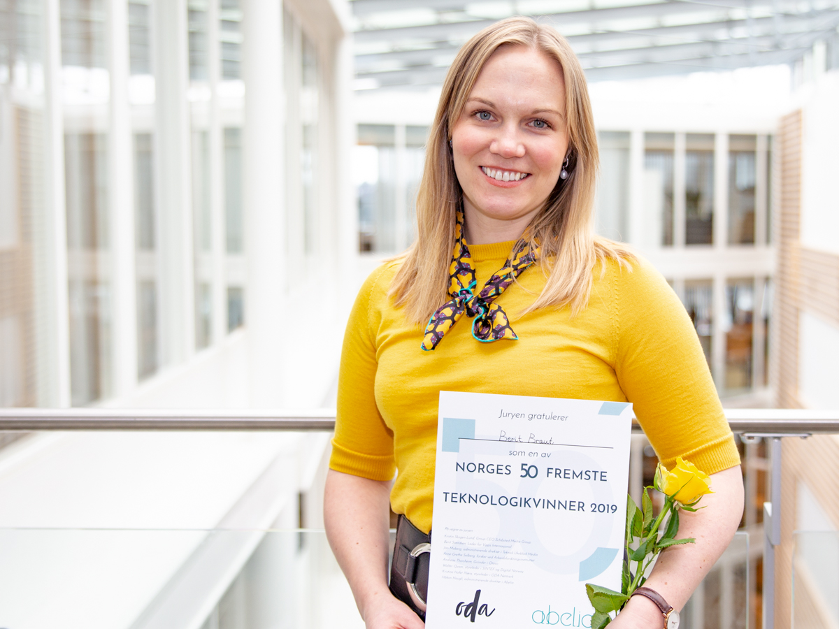 Berit Braut with diploma