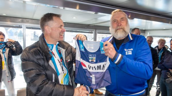 Øytsein Moan teams up with skiing legend Juha Mieto after the season final in Ylläs-Levi